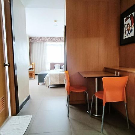 Fuente Oro Business Suites Cebu Powered By Cocotel Buitenkant foto