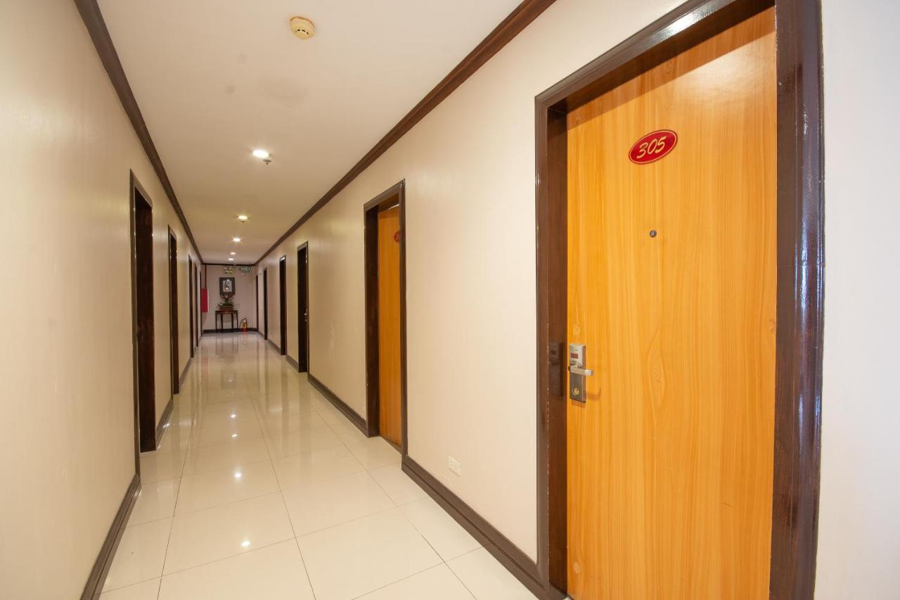 Fuente Oro Business Suites Cebu Powered By Cocotel Buitenkant foto