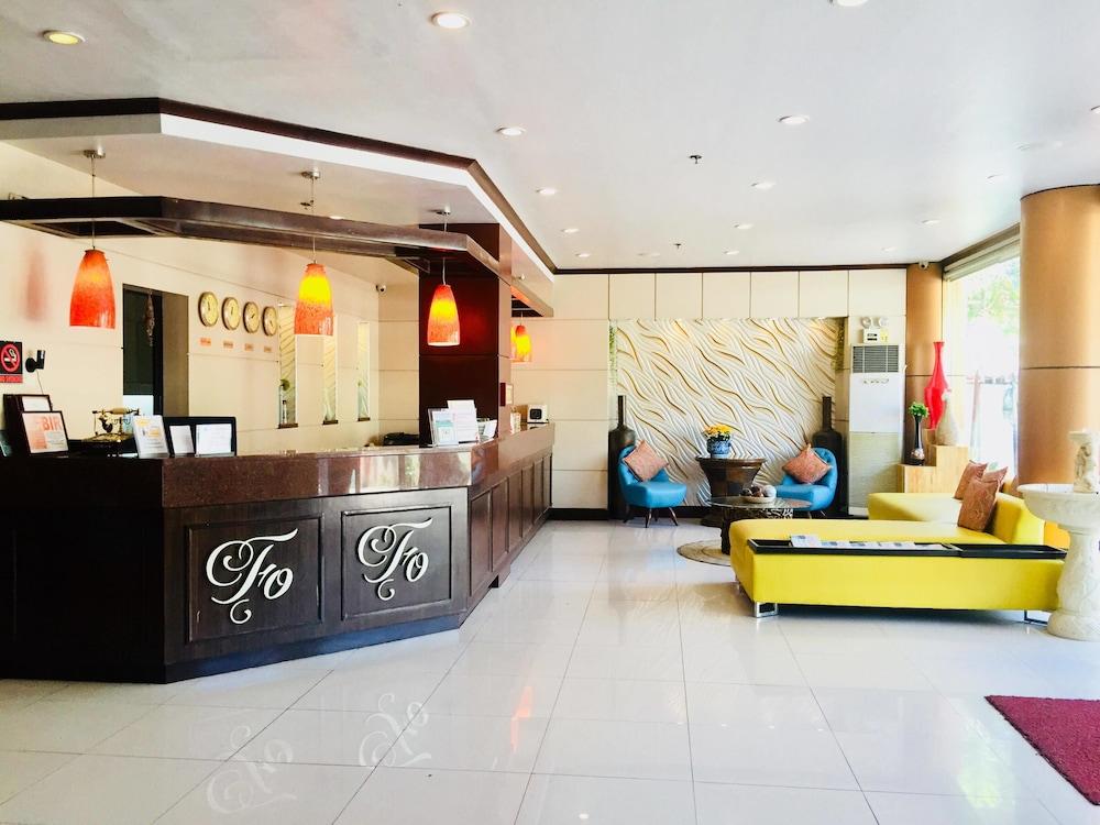 Fuente Oro Business Suites Cebu Powered By Cocotel Buitenkant foto