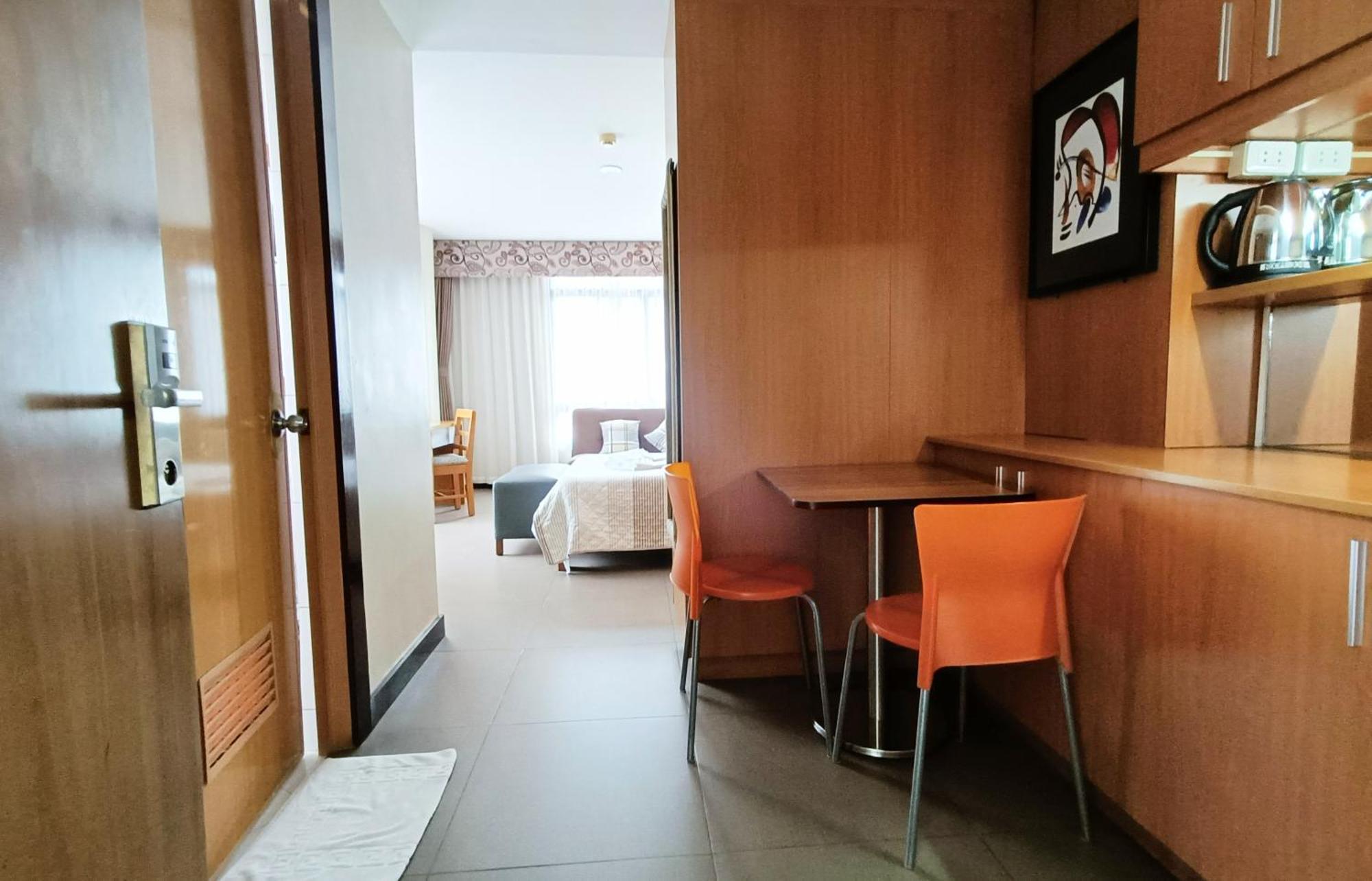Fuente Oro Business Suites Cebu Powered By Cocotel Buitenkant foto