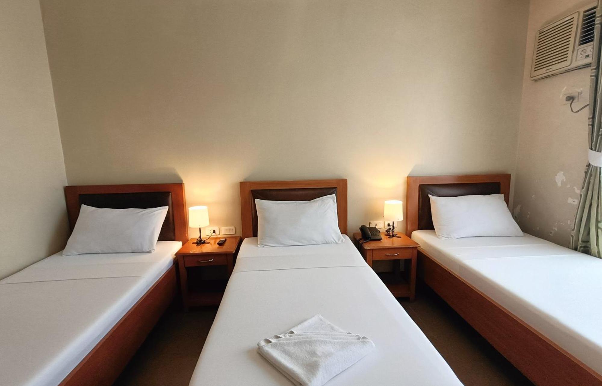 Fuente Oro Business Suites Cebu Powered By Cocotel Buitenkant foto