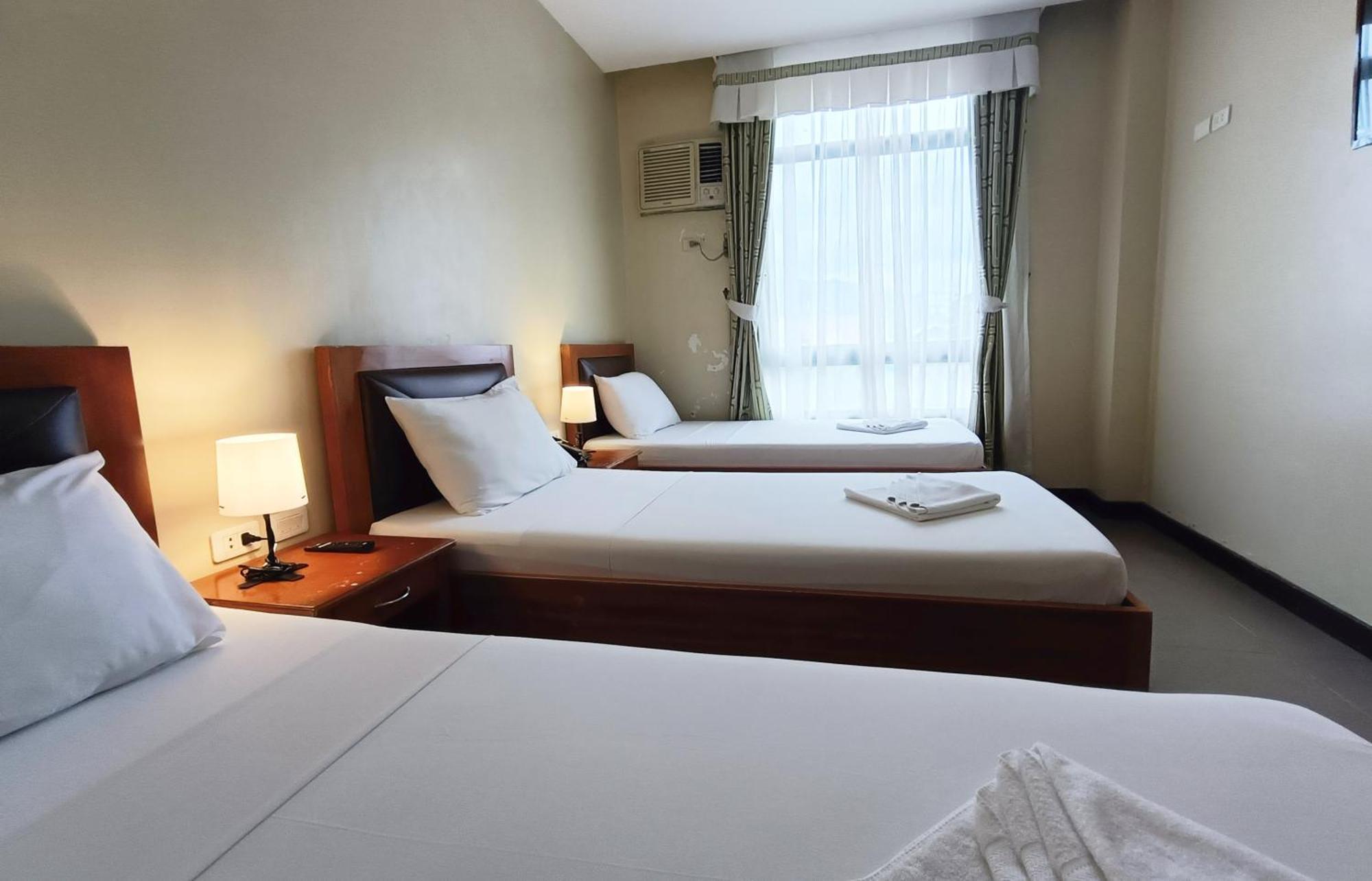 Fuente Oro Business Suites Cebu Powered By Cocotel Buitenkant foto