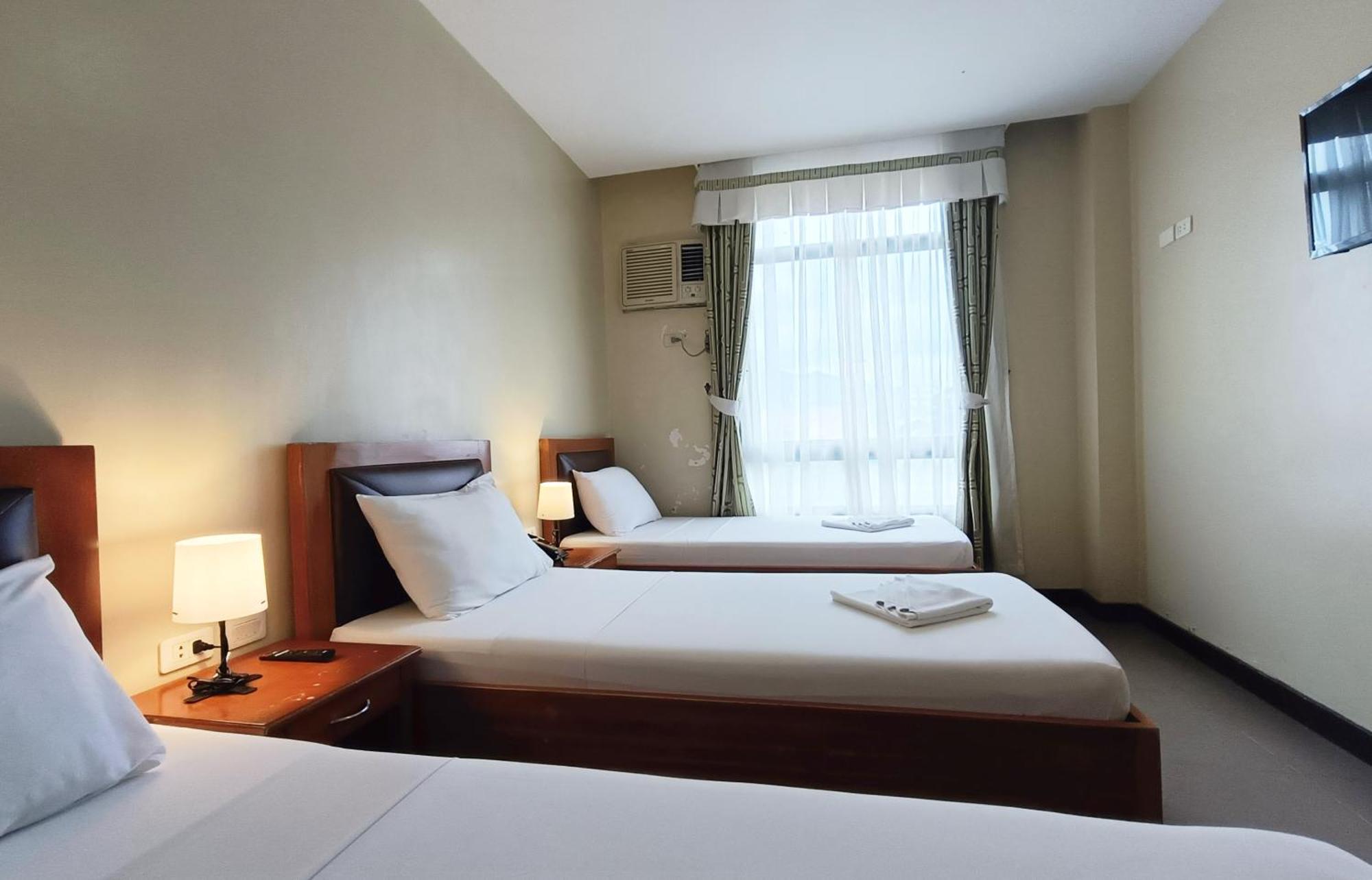 Fuente Oro Business Suites Cebu Powered By Cocotel Buitenkant foto