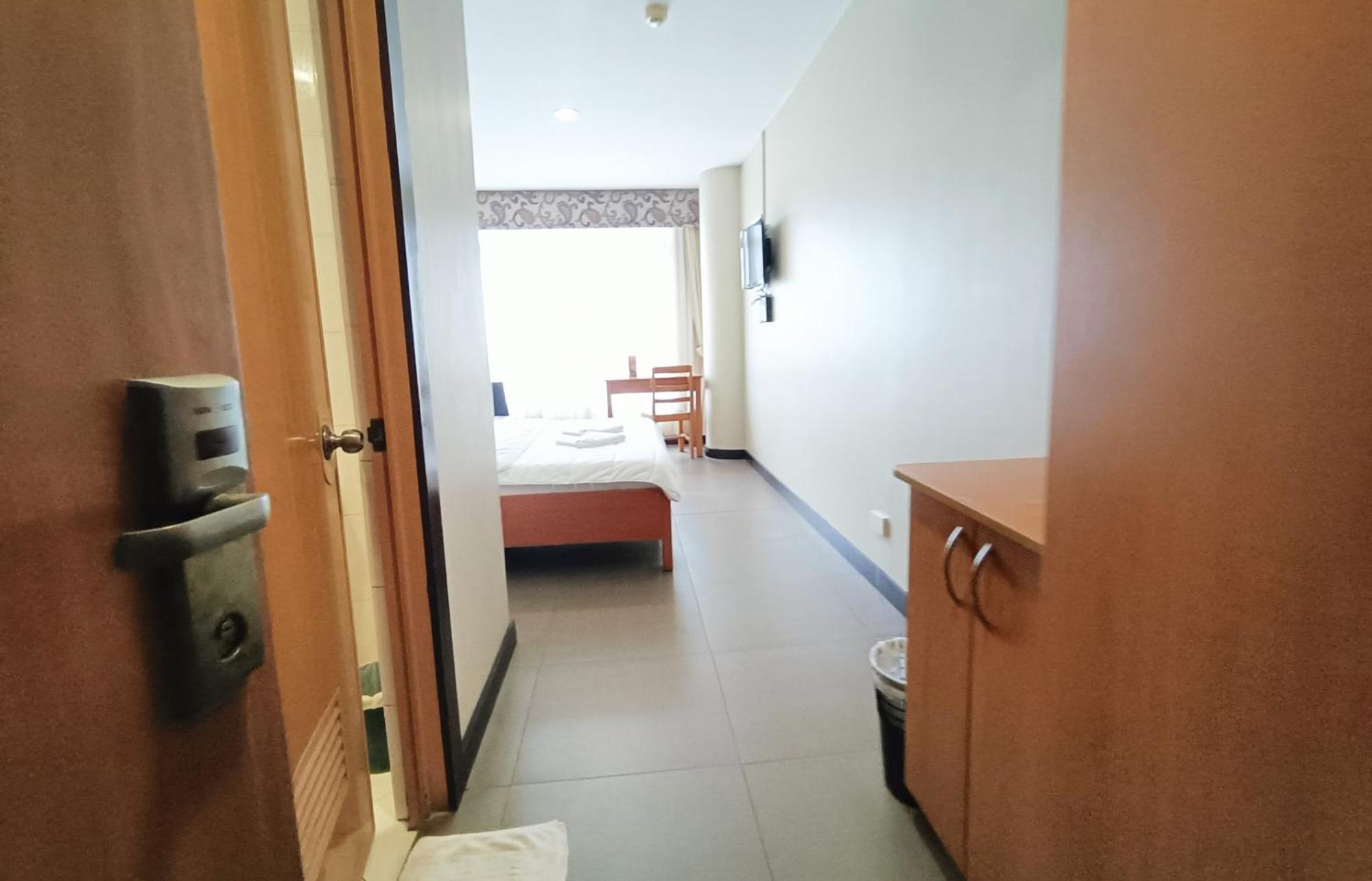 Fuente Oro Business Suites Cebu Powered By Cocotel Buitenkant foto