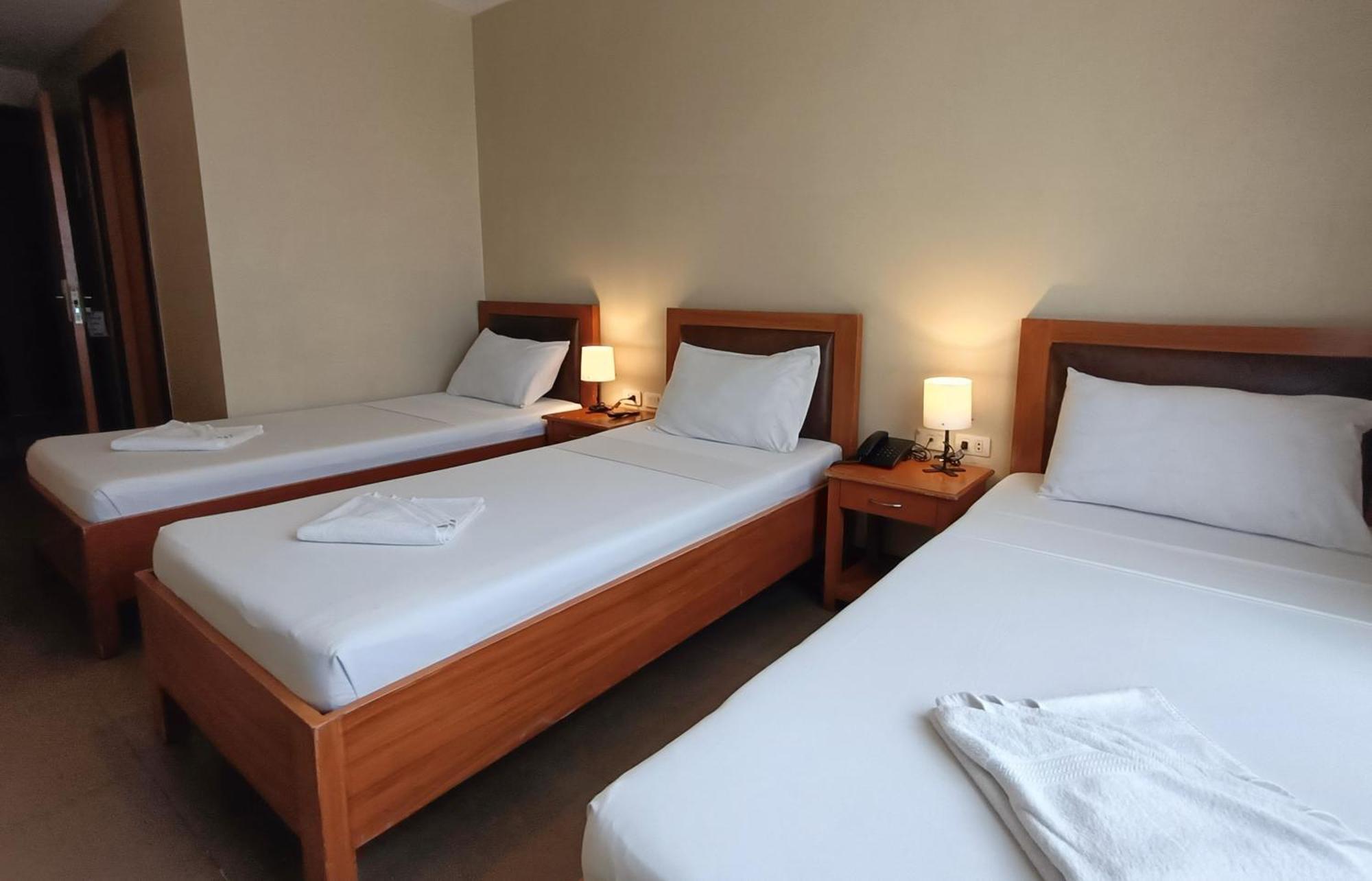 Fuente Oro Business Suites Cebu Powered By Cocotel Buitenkant foto