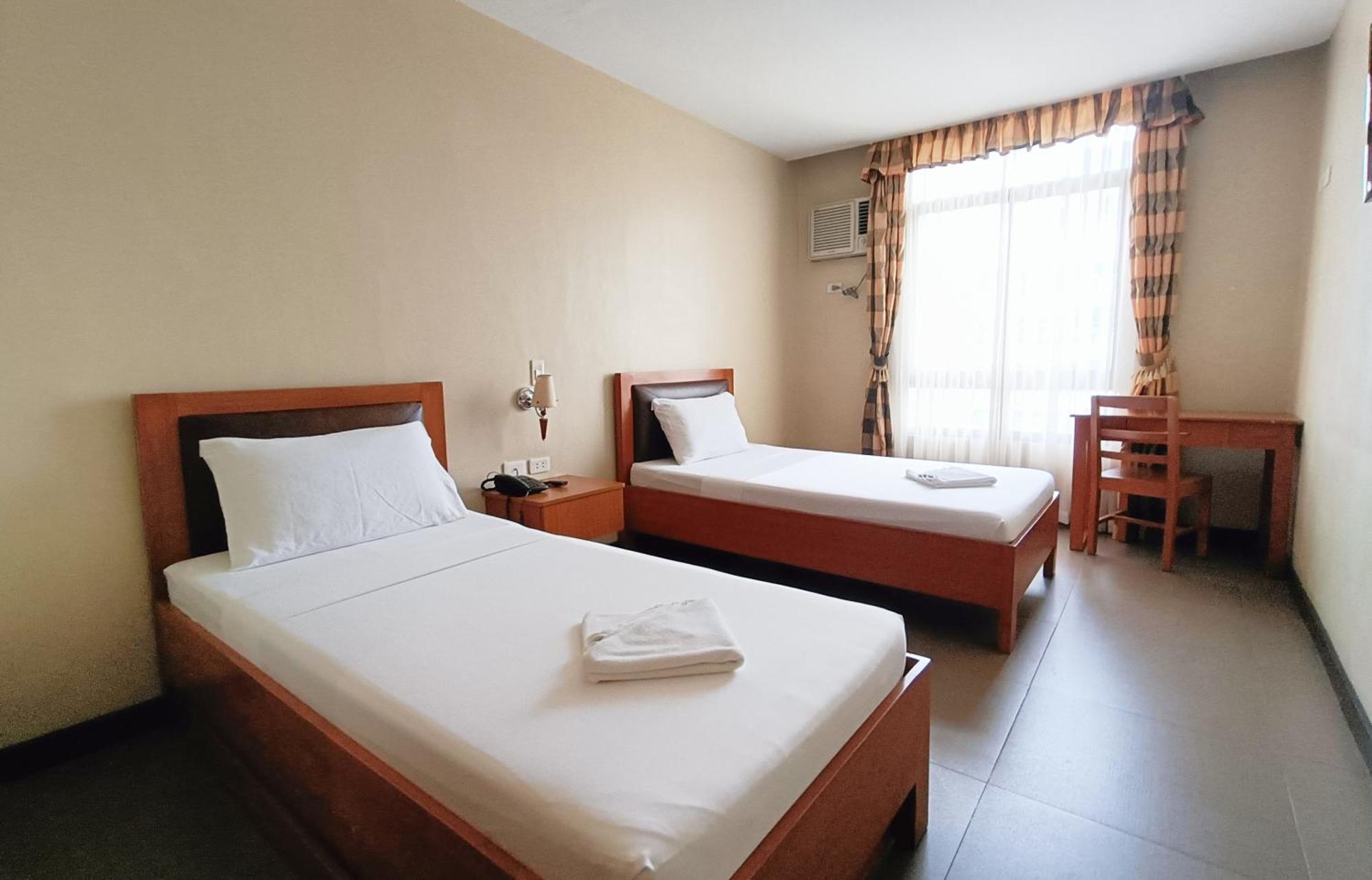 Fuente Oro Business Suites Cebu Powered By Cocotel Buitenkant foto