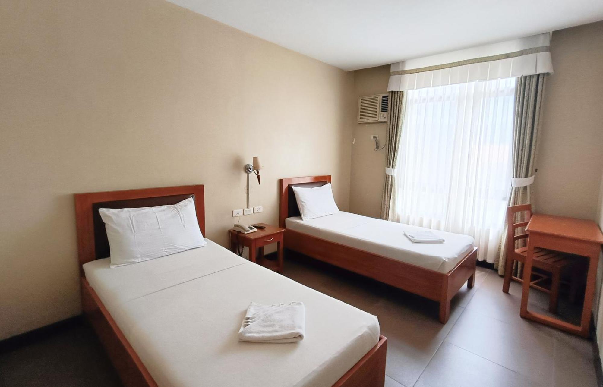 Fuente Oro Business Suites Cebu Powered By Cocotel Buitenkant foto